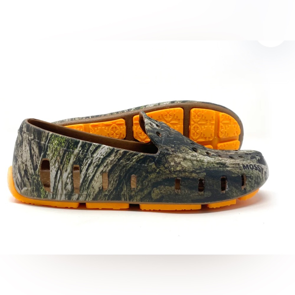 BRAND NEW FLOAFERS IN BOX MOSSY OAK CAMO - KIDS Size C7